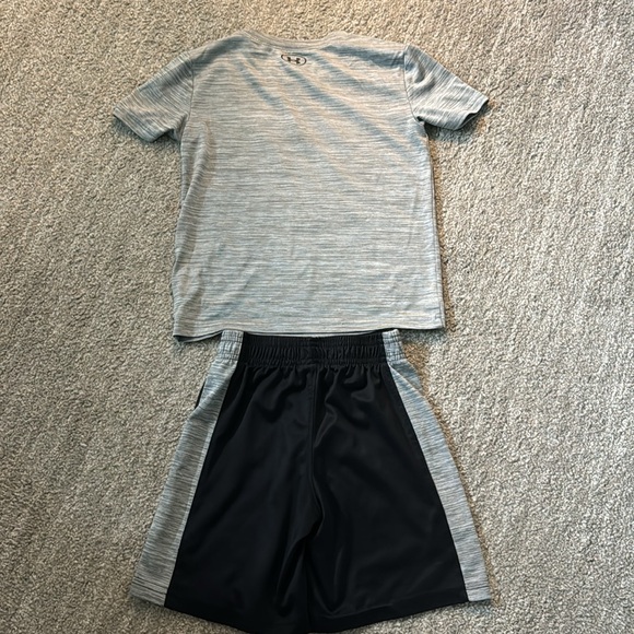 Size 6 under armour short set - Picture 2 of 4